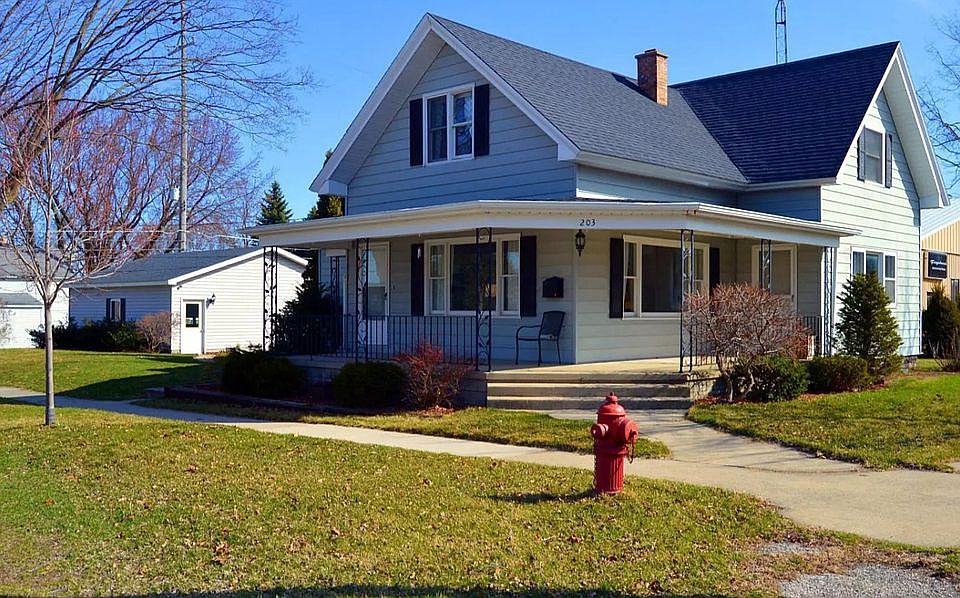 1st image of 203 2nd St