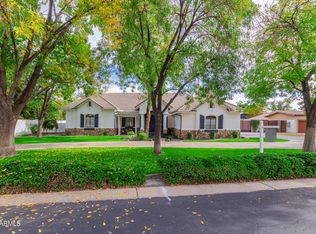 63 N La Arboleta Dr, Gilbert, AZ 85234