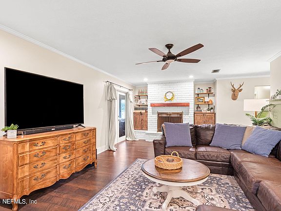 5th image of 645 WINFRED Drive