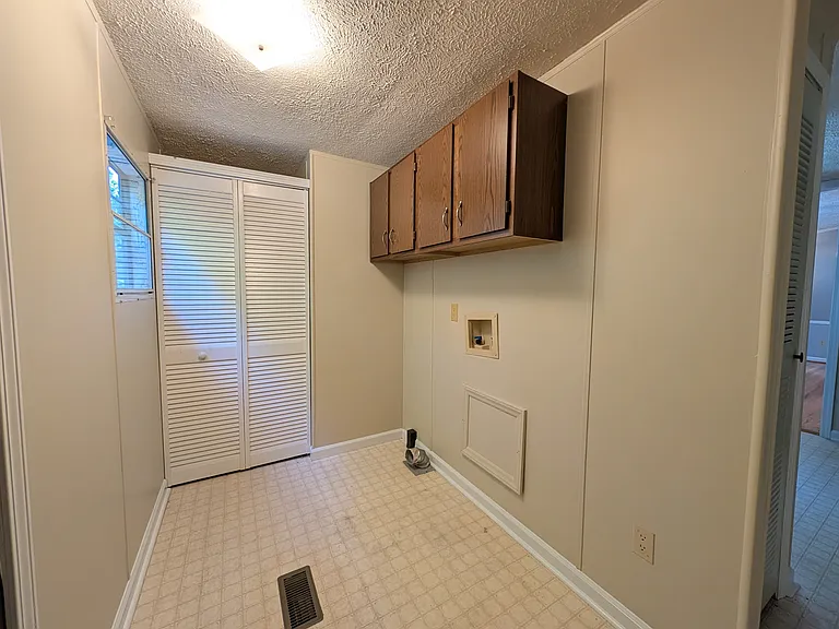 119 Robert Rd — Photo 13