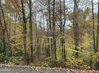 2240 Misty Shadows Dr, Sevierville, TN 37876
