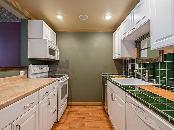5th image of 1901 N Andrews Ave APT 102