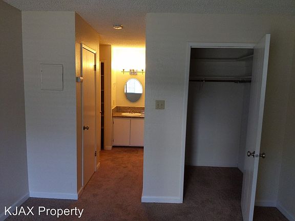 2nd image of 707 13th St APT 3