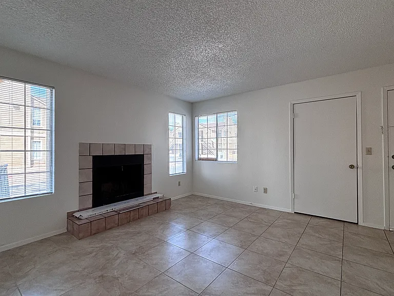 2686 Aarondavid Dr #B — Photo 3