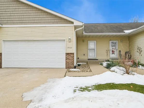 3922 Lakeview Dr SW, Cedar Rapids, IA 52404