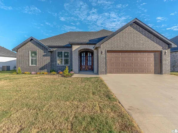 605 Cayson St, Bono, AR 72416