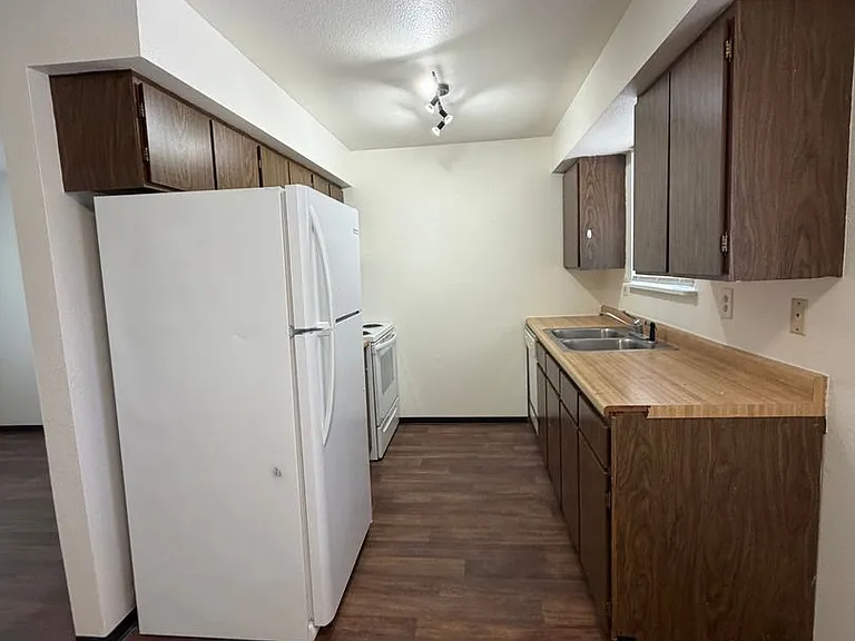 1800 Sargent Ave — Photo 6