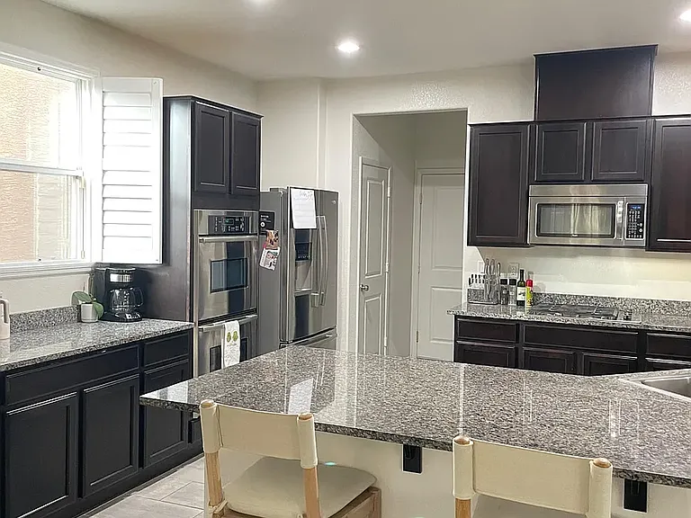 10639 Whiting Ave — Photo 9