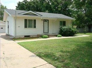 424 S Mary Etta St, Derby, KS 67037