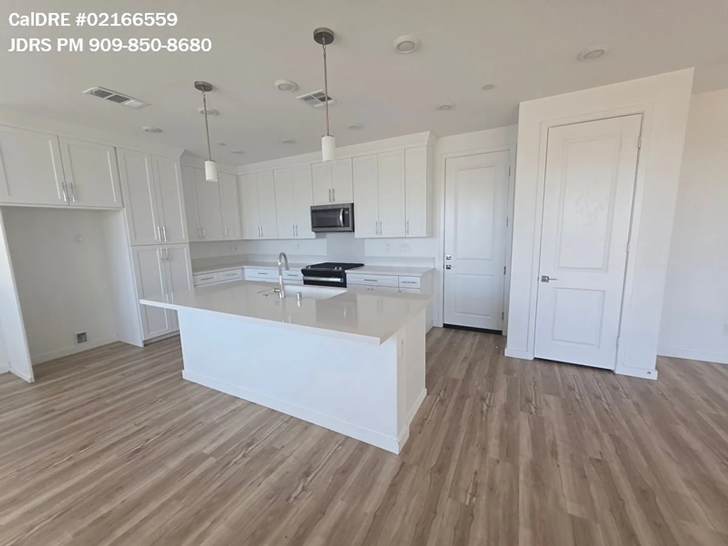 La Verne 4 Bedroom Home — Photo 2