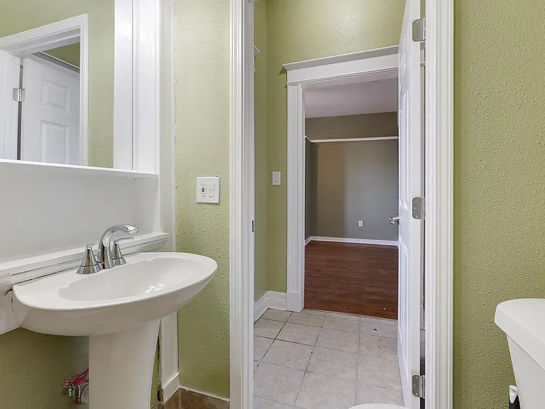 2833 Napoleon Ave #C-2 — Photo 3
