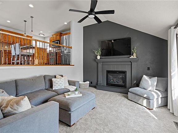 4th image of 1716 NW Nicholas Dr