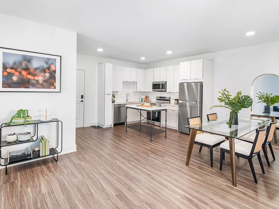 Enjoy spacious open floor plans and impressive 9-foot ceilings in your new home. Discover the difference today!