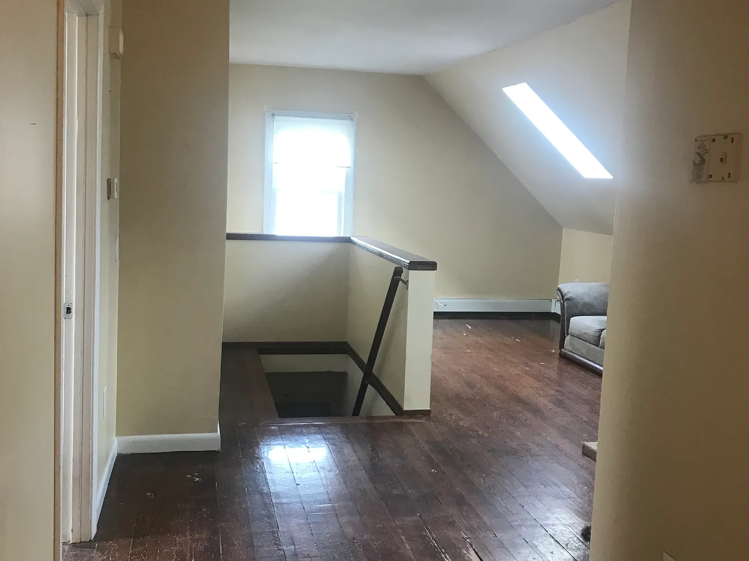3 bed, 1100 sqft, $2,100 — Photo 2