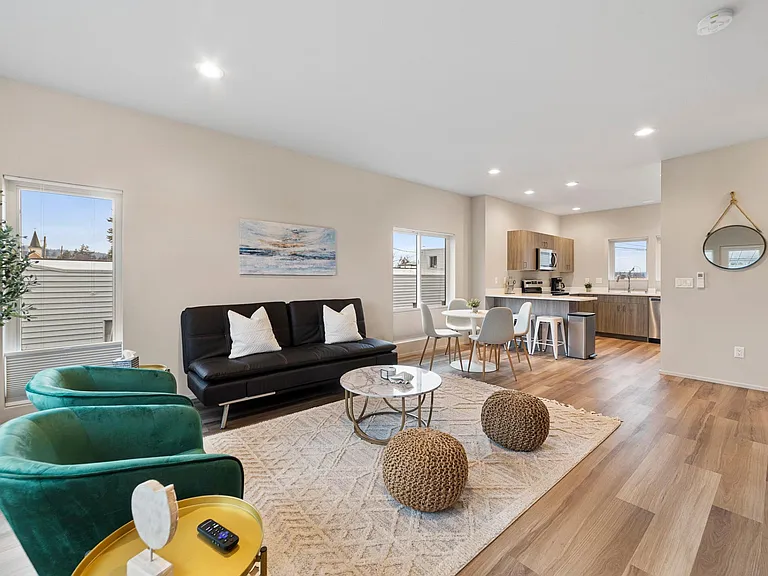 914 21st St #914 — Photo 38