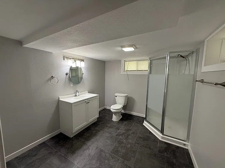 313 W 15th St — Photo 18