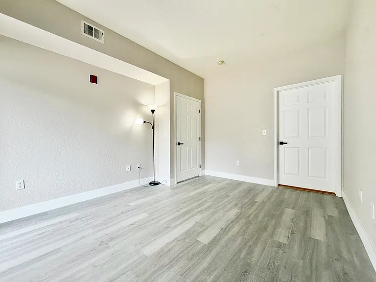 908 S Yampa St #102 — Photo 9