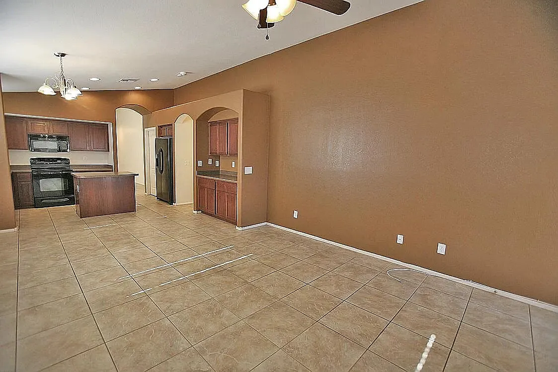 4 bed, 2.0 bath, 1772 sqft, $2,195 — Photo 2