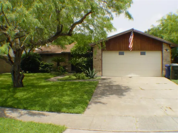 1114 Harbor Lights Dr, Corpus Christi, TX 78412