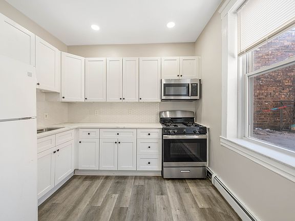 4th image of 14 1st St #2