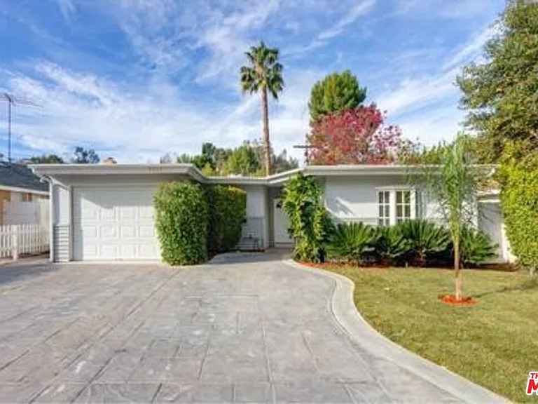 5049 Serrania Ave — Photo 3