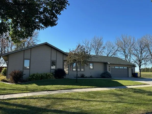 3950 10th St N, Fargo, ND 58102
