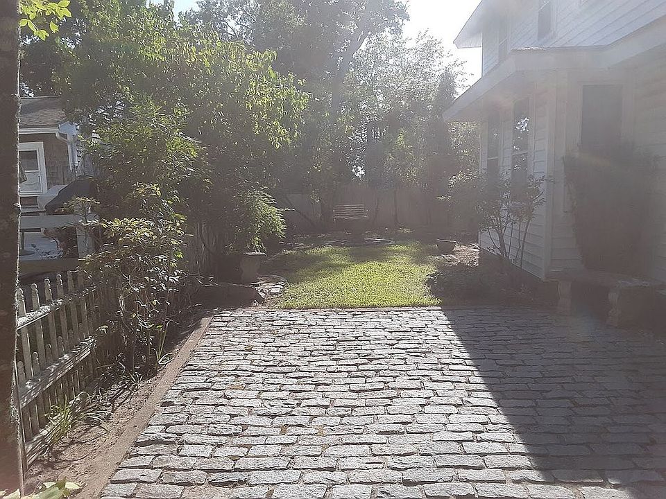 Cobblestone driveway