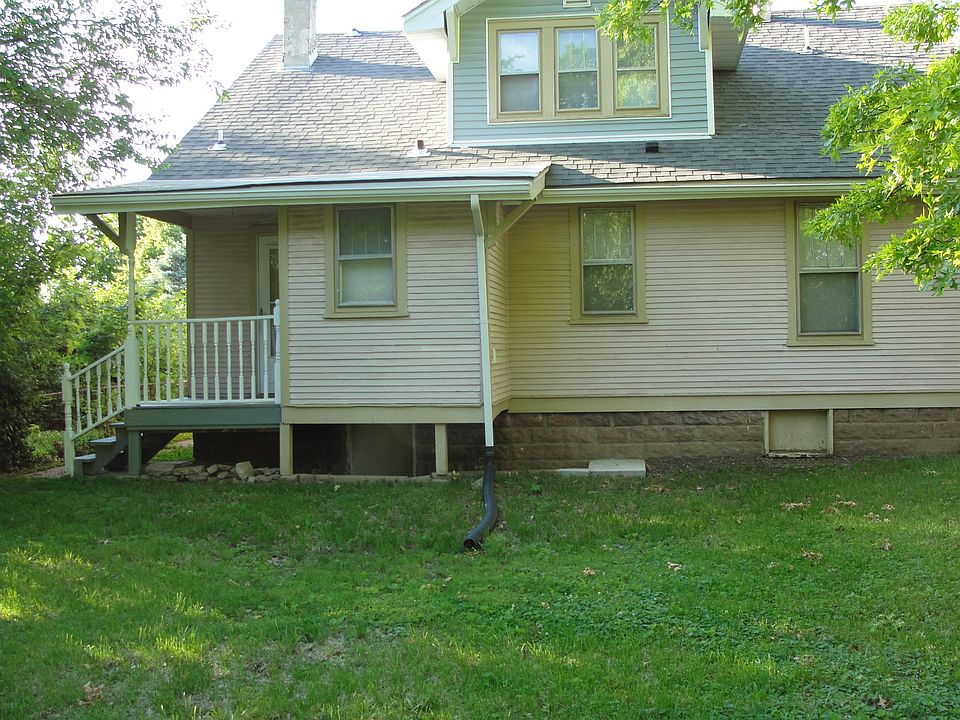 2nd image of 711 Sanborne St
