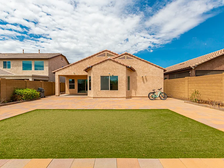 1019 W Spur Dr — Photo 32