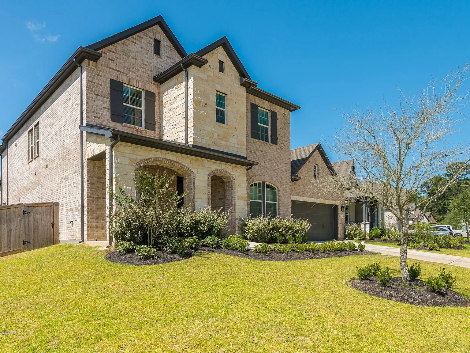 5 bed, 4.5 bath, 3522 sqft, $3,550 — Photo 3
