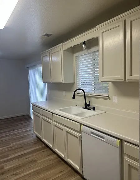 1420 N Denair Ave — Photo 8