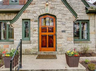 847 E Silver Spring Dr, Whitefish Bay, WI 53217