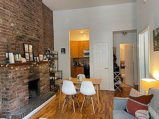 2nd image of 141 W 74th St APT 1A