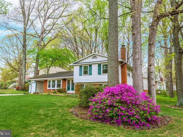 8717 Higdon Dr, Vienna, VA 22182