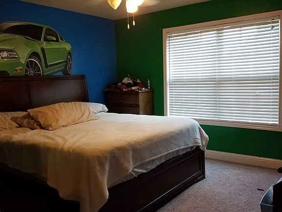 Upstairs bedroom 