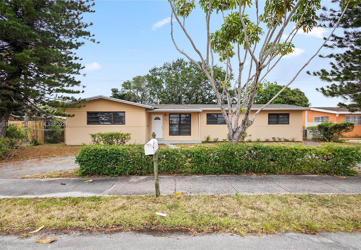 740 NE 181st St, Miami, FL 33162 | Zillow