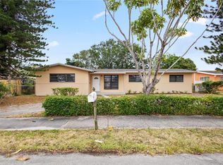 740 NE 181st St, Miami, FL 33162