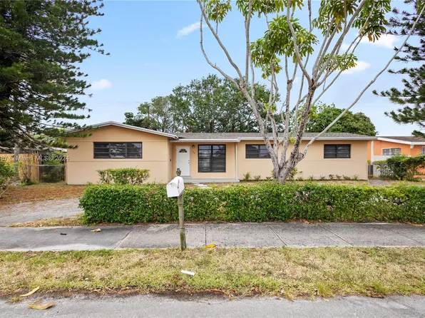 740 NE 181st St, Miami, FL 33162