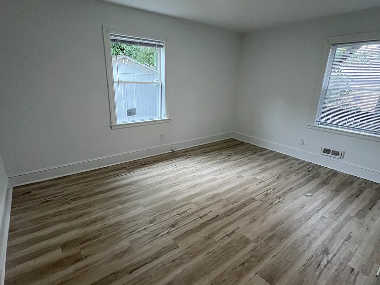 1622 Longfellow St — Photo 5