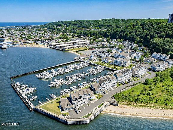 2nd image of 14 Lighthouse Pt Road #604