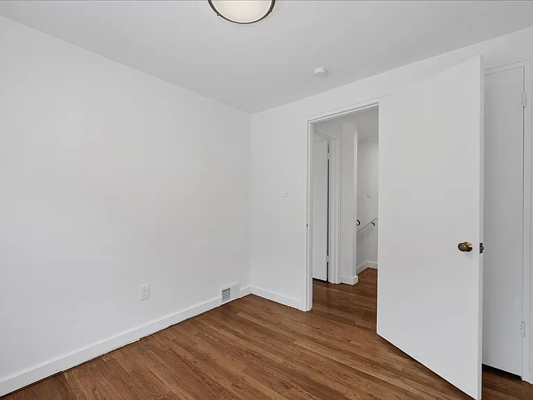 2182 Pauline Ave — Photo 8