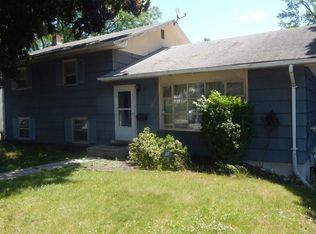 8-10 Woods Pl, Middletown, NY 10940
