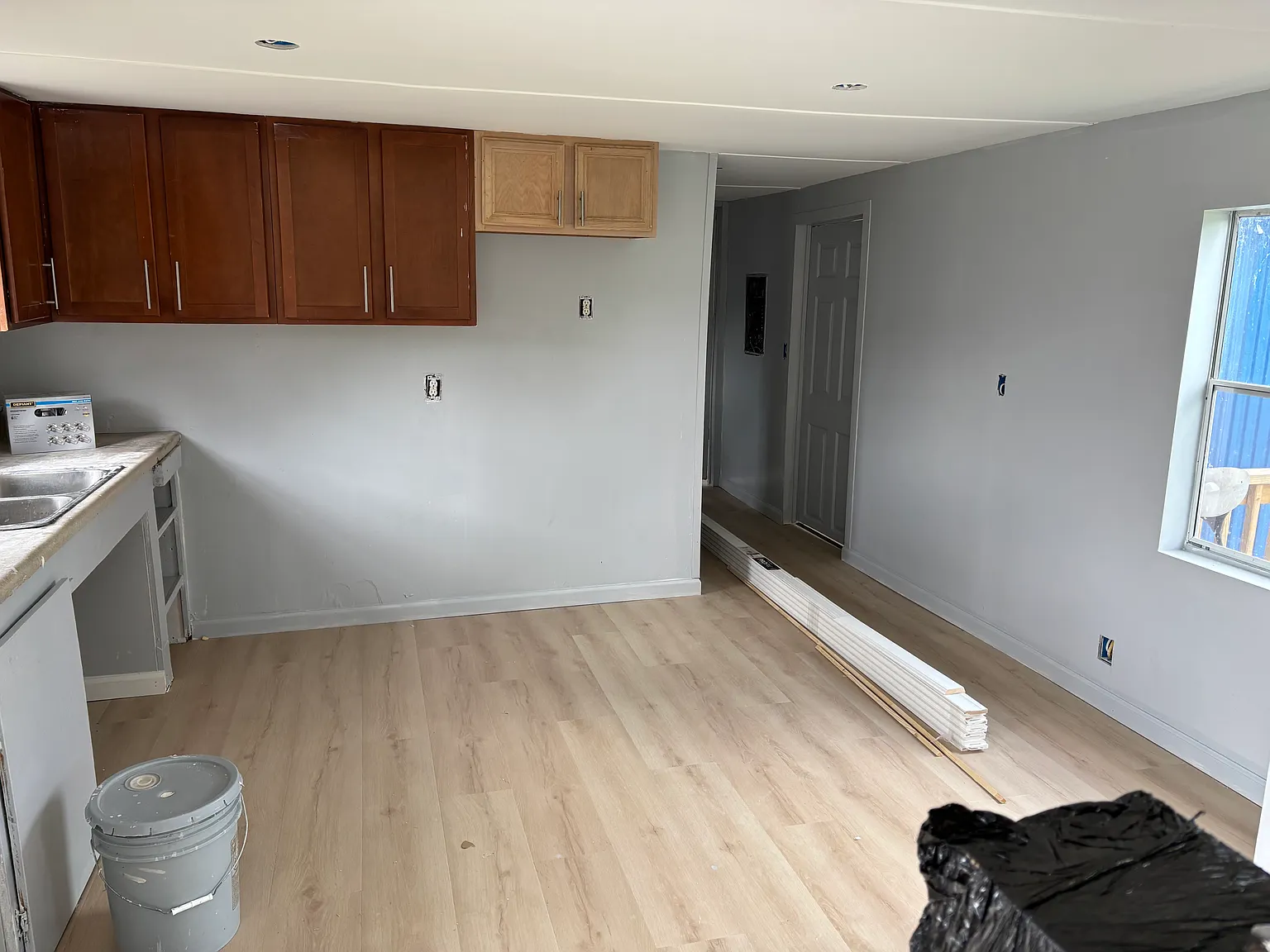 3 bed, 1100 sqft, $1,350 — Photo 2