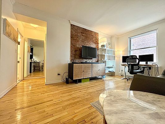 4th image of 350 W 14th St APT 4B
