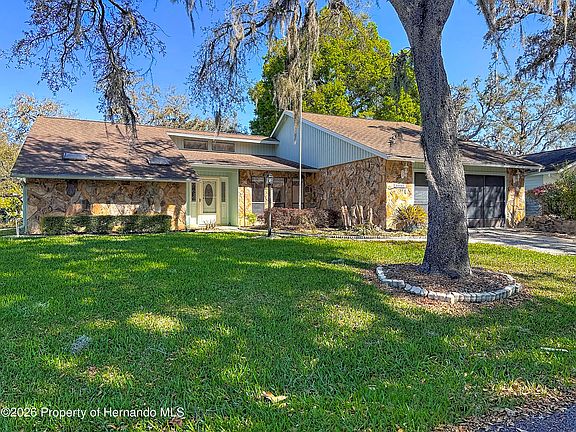 5th image of 34485 Cedarfield Dr