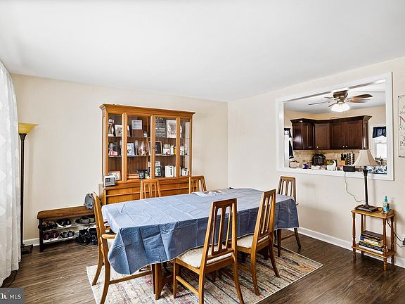 4th image of 41 Essex Ave
