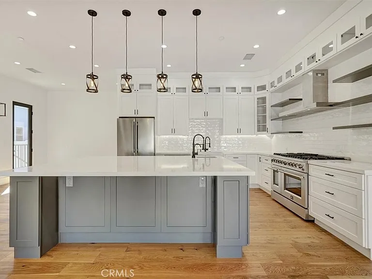 5520 Woodlake Ave — Photo 10