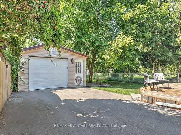 2nd image of 1856 Park Ave
