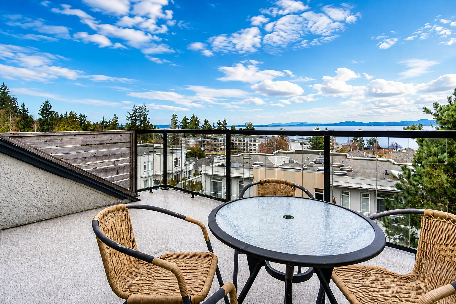 Cordova Bay Rd, Victoria — Photo 3