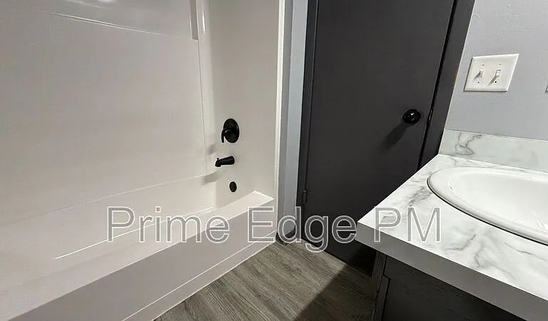 1121 N 28th St #4 — Photo 10